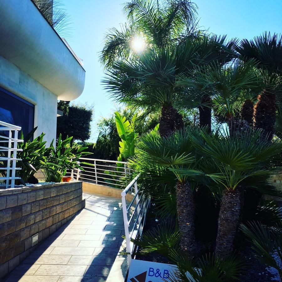 Bed and Breakfast Foglie D' Acqua Bisceglie Esterno foto